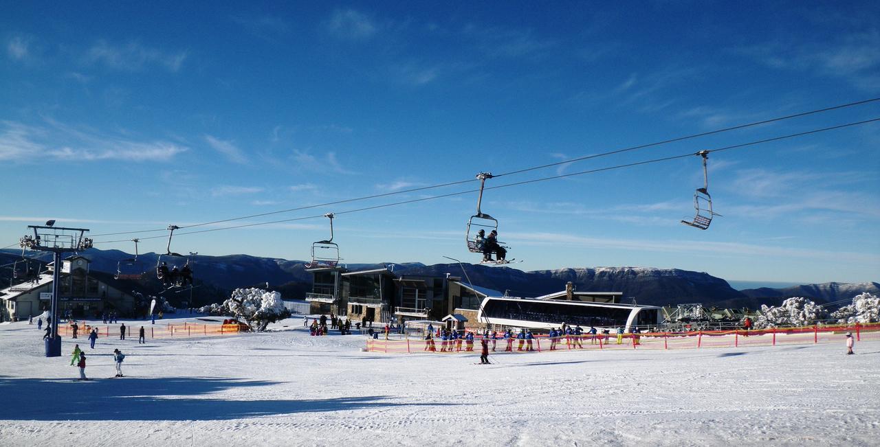 Ski Club Of Victoria - Ivor Whittaker Lodge Маунт Булер Екстериор снимка